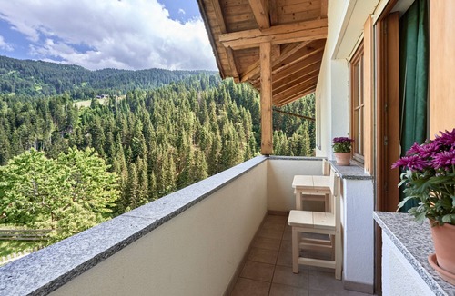 Racines Apartment | Apartment "Ratschingser Kreuz Blasighof" with Mountain View, Wi-Fi, Balcony & Garden
