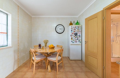 Longueira Apartment | Apartment 'Refugio Da Longueira' with Private Terrace, Balcony and Wi-Fi