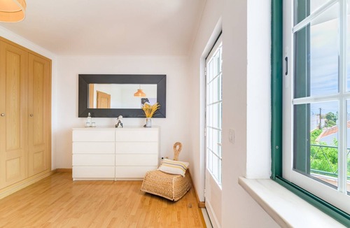 Longueira Apartment | Apartment 'Refugio Da Longueira' with Private Terrace, Balcony and Wi-Fi