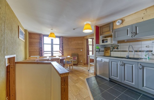Villard-Reculas Apartment | Apartment 'Regain 1' with Mountain View and Balcony