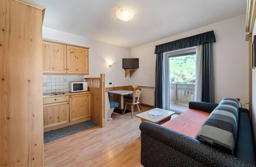 Stanga Apartment | Apartment 'Residence Priska Superior Studio' with Mountain View, Shared Garden and Wi-Fi