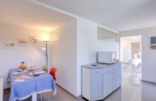 Fontanelle Apartment | Apartment 'Residence Margherita - Biancospino' with Sea View, Wi-Fi and Air Conditioning