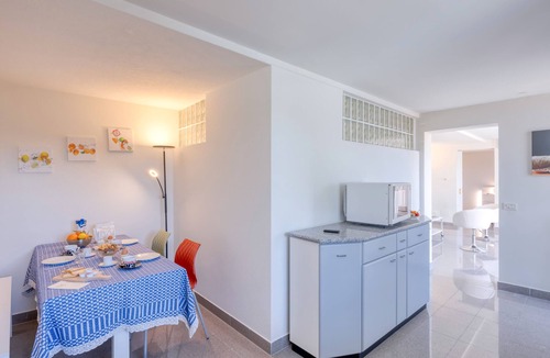Fontanelle Apartment | Apartment 'Residence Margherita - Biancospino' with Sea View, Wi-Fi and Air Conditioning