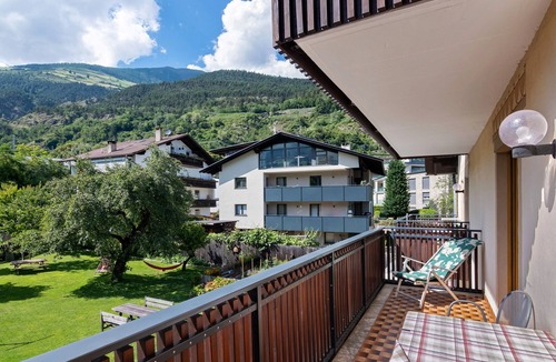 Silandro Apartment | Apartment 'Residence Schnatzhof Typ C6' with Mountain View, Shared Pool and Wi-Fi