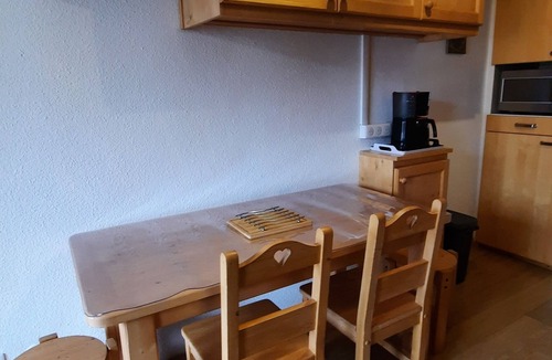 Val-Thorens Apartment | APARTMENT RESORT-CENTRE-PIEDS DES PISTES - RES. LA ROCHE BLANCHE SLEEPS 5