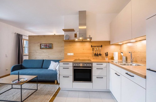 Gilching Apartment | Apartment 'Rosa' at the Schloegelhof with Wi-Fi & Balcony