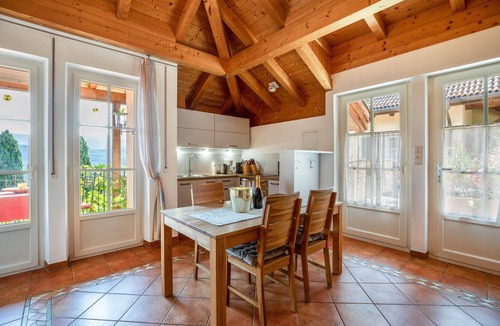 Caldaro Sulla Strada del Vino Apartment | Apartment 'Rosengarten' with Mountain View, Private Terrace and Wi-Fi