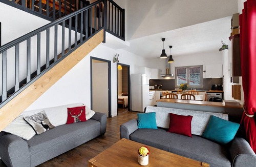 Les Angles Apartment | Apartment 'Roussillon' with Mountain View, Private Terrace and Wi-Fi
