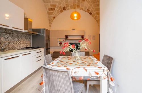 Conversano Apartment | Apartment "SanLorenzo" with WI-FI and Air Conditioning a few km from Polignano