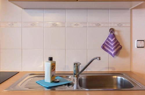 Kastelruth Apartment | Apartment “Sattelkammer” with Mountain View, Wi-Fi & Garden
