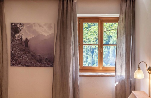 San Leonardo in Passiria Apartment | Apartment “Schildhofsuite” in “Schildhof Ebion” with Mountain View & Garden