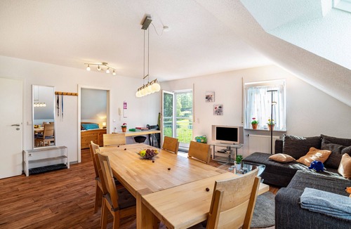 Rotensol Apartment | Apartment "Schwalbenhof Dreßler und Duss für 6 Personen" with Balcony & Wi-Fi