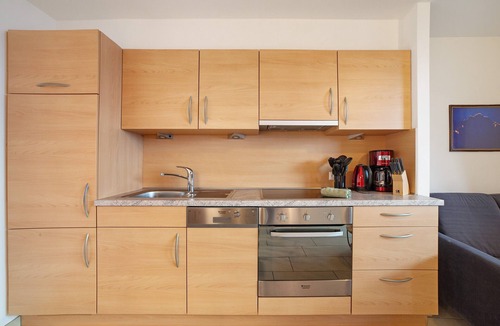 Lagundo Apartment | Apartment 'Schwalbennest' with Mountain View, Shared Garden and Wi-Fi