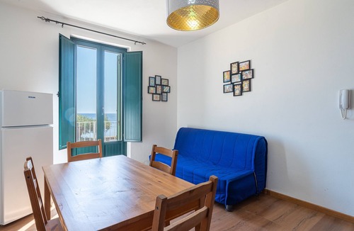 Marzamemi Apartment | Apartment 'Scirocco Sea View' with Balcony, Wi-Fi and Air Conditioning