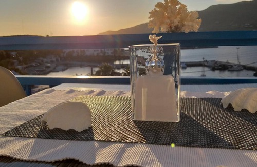 Posidonia Apartment | Apartment 'Sea View Double Bedroom' with Sea View, Wi-Fi and Air Conditioning
