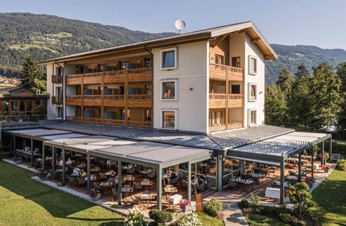 Bodensdorf Apartment | Apartment Seenuss, breakfast - Hotel SeeRose