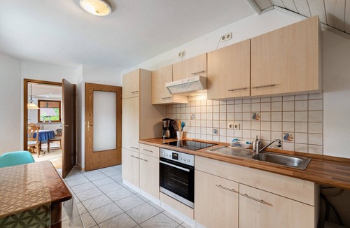 Lauf Apartment | Apartment 'Serr' with Balcony and Wi-Fi