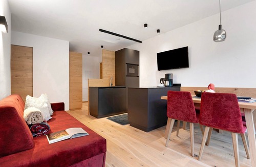 San Cipriano Apartment | Apartment 'Similde' with Mountain View, Shared Terrace and Wi-Fi