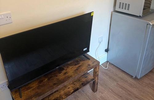 Leigh Apartment | Apartment Sleeps 2