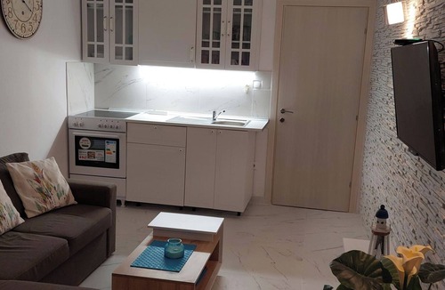 Perea Apartment | Apartment - Sleeps 2 - Parking - Balcony