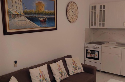 Perea Apartment | Apartment - Sleeps 2 - Parking - Balcony