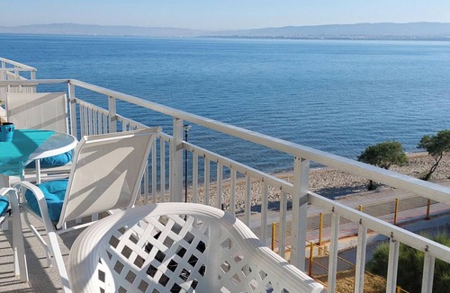 Perea Apartment | Apartment - Sleeps 2 - Parking - Balcony