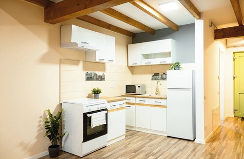 Old City Apartment | Apartment Sleeps 4 With Pets Welcome