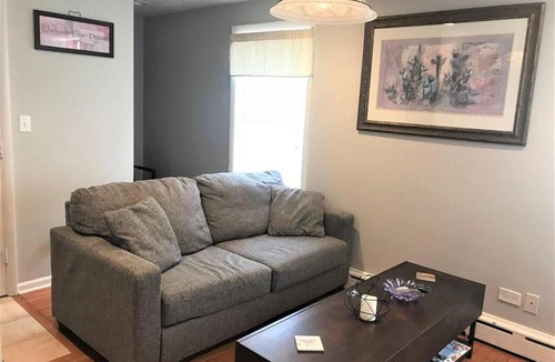 Jefferson Park Apartment | Apartment Sleeps 4 with Free Parking