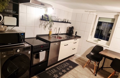 Neuenstein Apartment | Apartment 'Snug' with Wi-Fi
