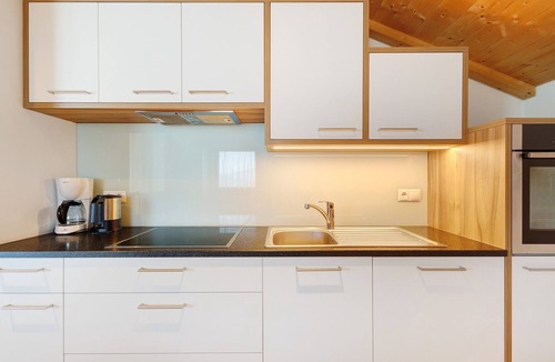 Rasa Apartment | Apartment 'Sonnenblume' with Mountain View, Shared Garden and Wi-Fi