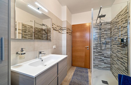 Ronzone Apartment | Apartment 'Sonnenparadies Ronzone' with Mountain View, Private Terrace and Wi-Fi