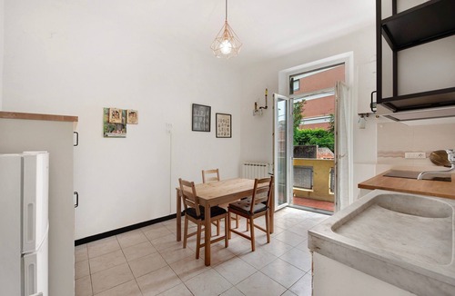 Pegli Apartment | Apartment 'Stanza Per 3 Persone' with Balcony and Wi-Fi