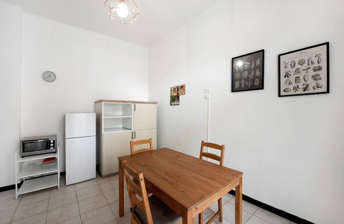 Pegli Apartment | Apartment 'Stanza Per 3 Persone' with Balcony and Wi-Fi