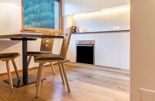 San Lorenzo di Sebato Apartment | Apartment "Stefansdorf Wohnung 9" with Mountain View, Wi-Fi, Garden, Balcony & BBQ