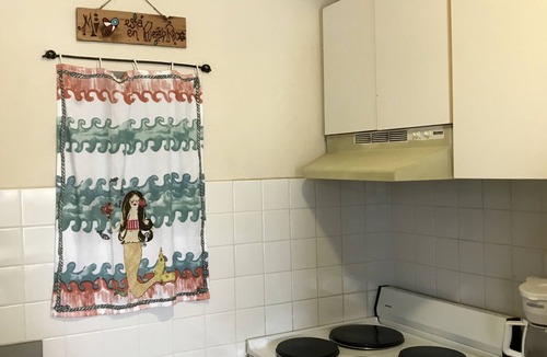 Bajura Apartment | Apartment steps from Montones Beach Isabela