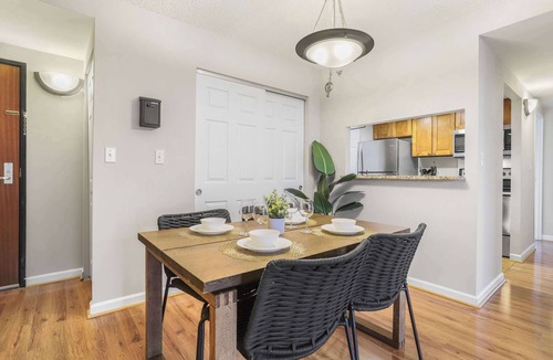 Crystal City Apartment | Apartment Steps from Pentagon City Metro