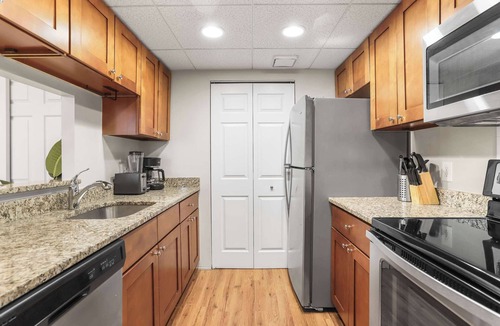 Crystal City Apartment | Apartment Steps from Pentagon City Metro