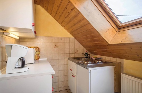 Tettnang Apartment | Apartment “Stiefmütterchen” on Farm close to Lake Constance with Terrace & Pool