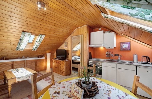 Darstein Apartment | Apartment 'Stoffel' with Private Terrace, Private Garden and Wi-Fi
