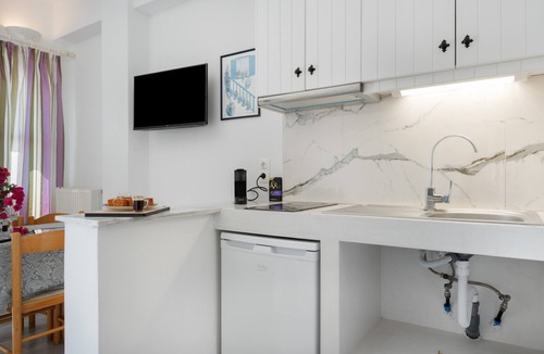 Ios Apartment | Apartment 'Studio 4' with Sea View, Wi-Fi and Air Conditioning