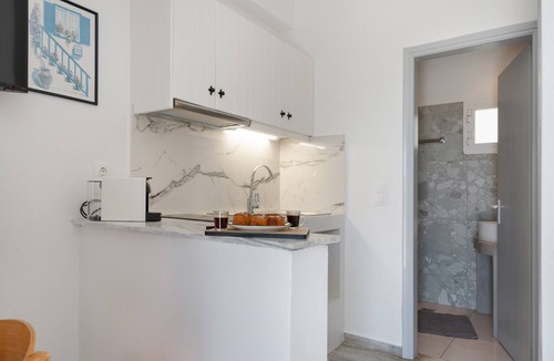 Ios Apartment | Apartment 'Studio 4' with Sea View, Wi-Fi and Air Conditioning