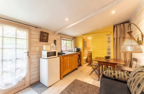 Avignon Apartment | Apartment 'Studio De Charme À Avignon' with Private Pool, Private Garden and Wi-Fi
