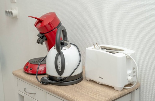 Aix-les-Bains City Center Apartment | Apartment 'Studio Meublé' with Mountain View, Balcony and Wi-Fi