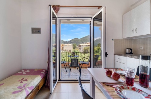 Vassiliki Apartment | Apartment "Studio Rea" with Sea View, Garden & Wi-Fi
