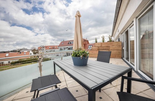 Region Hannover District Apartment | Apartment "Studio" with direct Lake View, Balcony & Wi-Fi