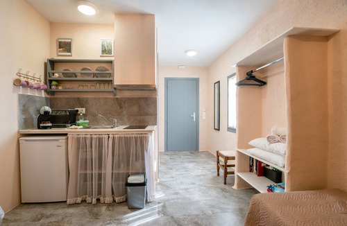 Engarai Apartment | Apartment 'Studios Kapsali 3' with Sea View, Wi-Fi and Air Conditioning