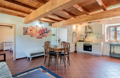 Casone Carpinelli Apartment | Apartment 'Suoni Della Natura' with Shared Garden and Wi-Fi