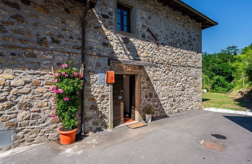 Casone Carpinelli Apartment | Apartment 'Suoni Della Natura' with Shared Garden and Wi-Fi