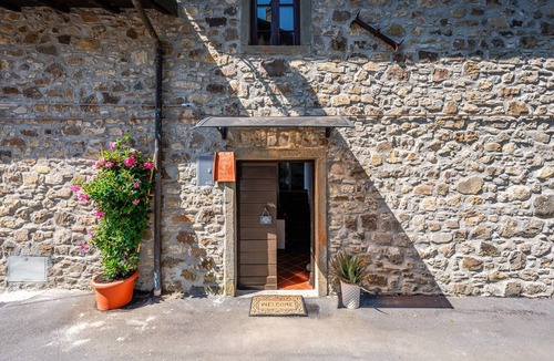 Casone Carpinelli Apartment | Apartment 'Suoni Della Natura' with Shared Garden and Wi-Fi