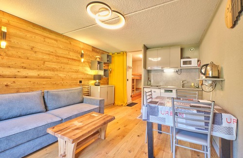 La Morte Apartment | Apartment 'Superbe Studio Au Pied Des Pistes' with Mountain View, Shared Garden and Wi-Fi